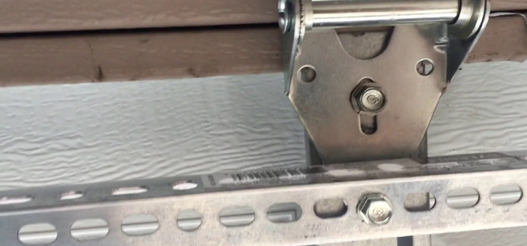 commercial garage door hinges repair in Sydney